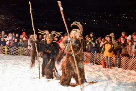 Rauhnachtstreiben mit Wintersonnwendfeuer bei der Kaiserbuche