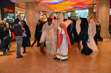 Krampuslauf in der Lentia-City in Linz