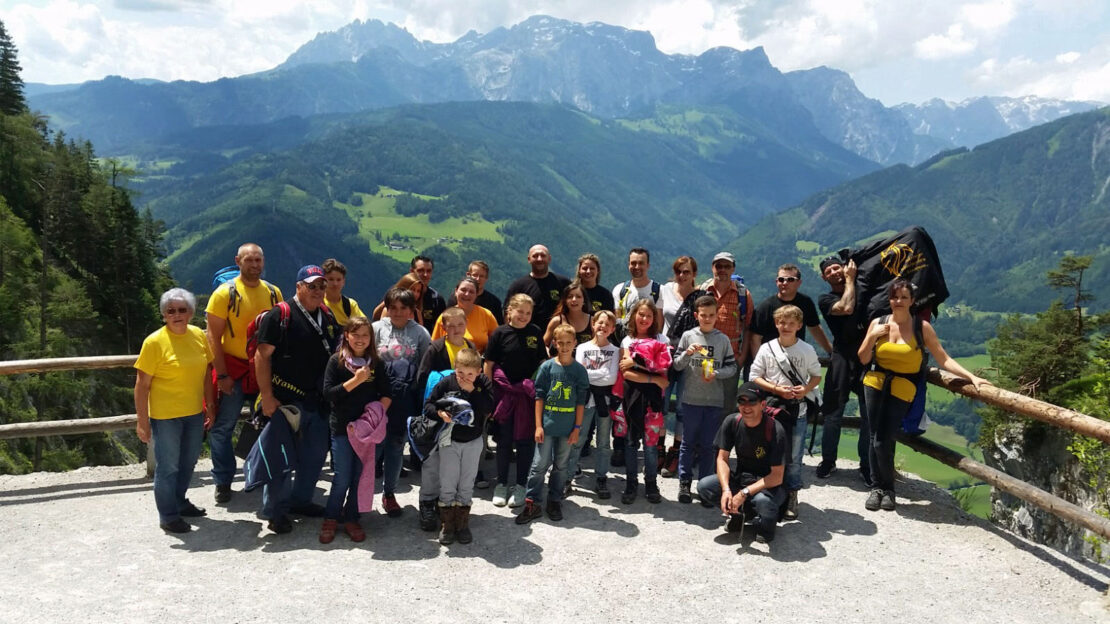 Vereinsausflug in die Eisriesenwelt mit Ritteressen auf der Burg Werfen, Juni 2016 | Salzburger Schiachpercht'n und Krampusse