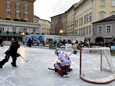 Eishockey-Spiel mit EC Red Bull Salzburg