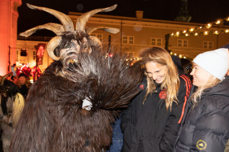 Perchtenlauf Christkindlmarkt Salzburg