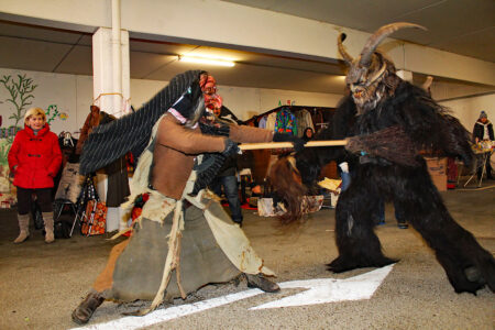 Krampuslauf beim Adler-Flohmarkt