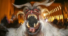 Krampuslauf Salzburger Christkindlmarkt, 5. Dezember 2012 | Salzburger Schiachpercht'n und Krampusse