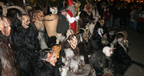 Krampuslauf Salzburger Christkindlmarkt, 6. Dezember 2007| Salzburger Schiachpercht'n und Krampusse