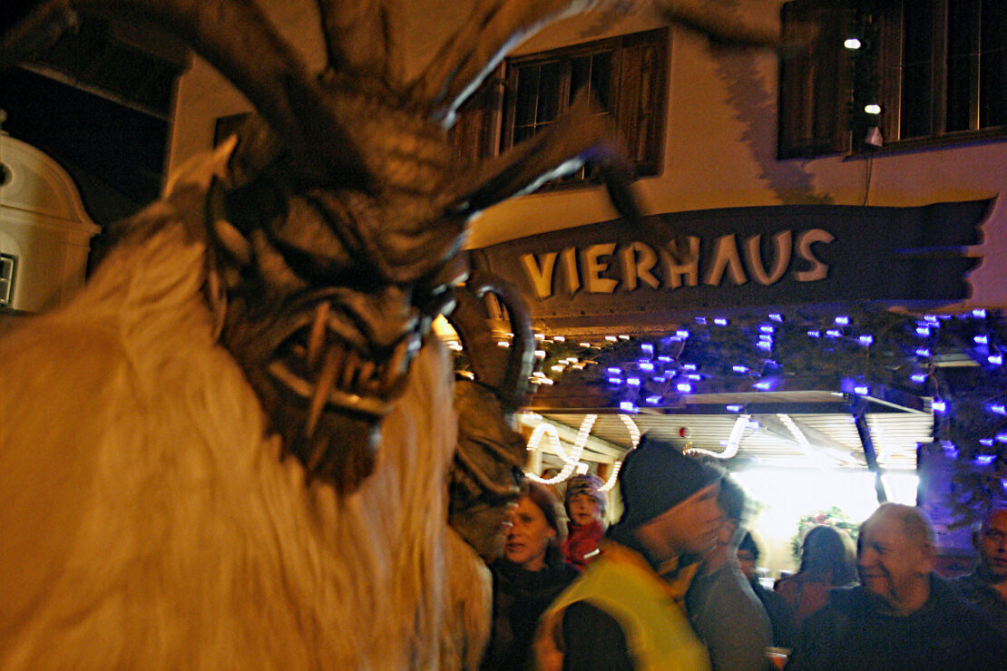 Krampuslauf Obertrum am See, 27. November 2011 | Salzburger Schiachpercht'n und Krampusse