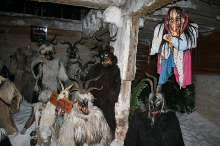 Krampus- & Perchtenausstellung der Igonta-Pass in Hallein