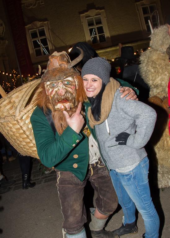 Traditioneller Perchtenlauf am Salzburger Christkindlmarkt Foto: Neumayr/Leo 21.12.2013