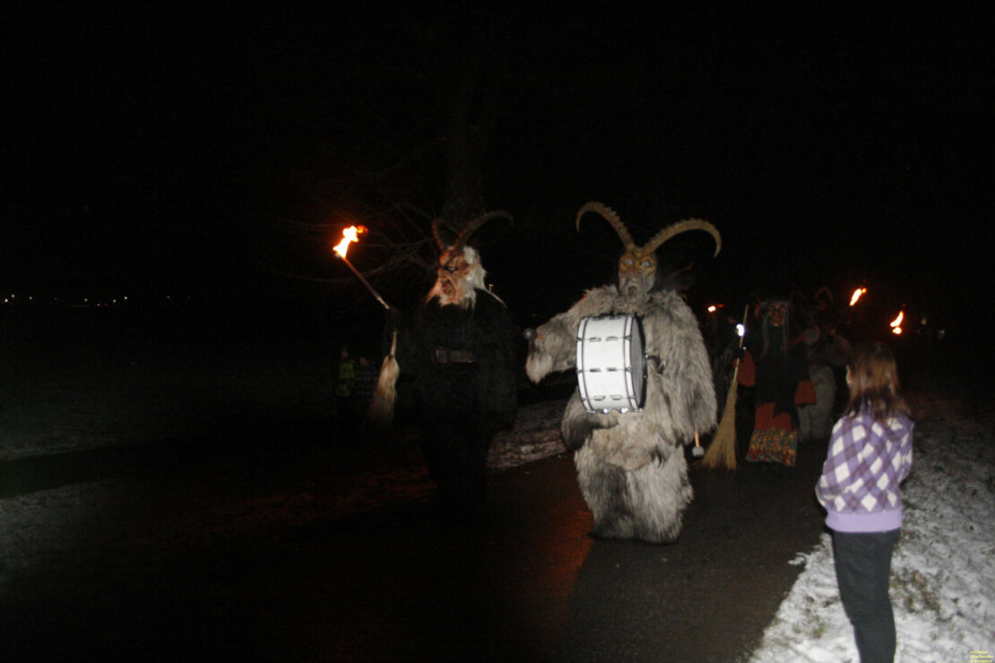 Krampuslauf in Rif bei Salzburg, 2. Dezember 2012 | Salzburger Schiachpercht'n und Krampusse