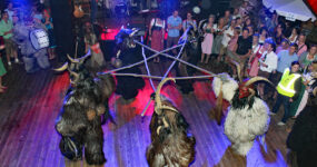 Krampuskränzchen Zistelalm Salzburg, 15. November 2013 | Salzburger Schiachpercht'n und Krampusse