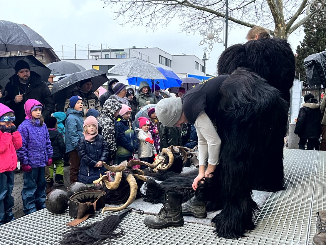 Perchten Hoagascht Wals, 6. Jänner 2024 | Salzburger Schiachpercht'n und Krampusse