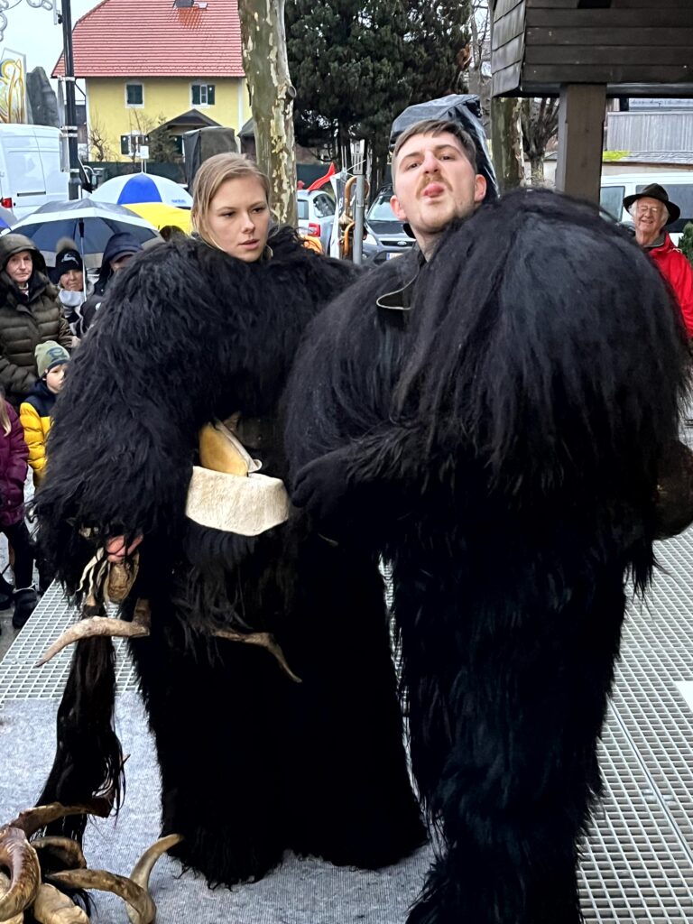 Perchten Hoagascht Wals, 6. Jänner 2024 | Salzburger Schiachpercht'n und Krampusse