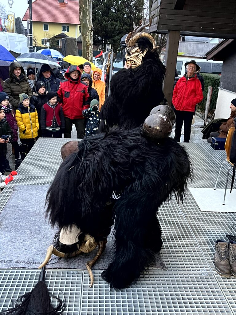 Perchten Hoagascht Wals, 6. Jänner 2024 | Salzburger Schiachpercht'n und Krampusse