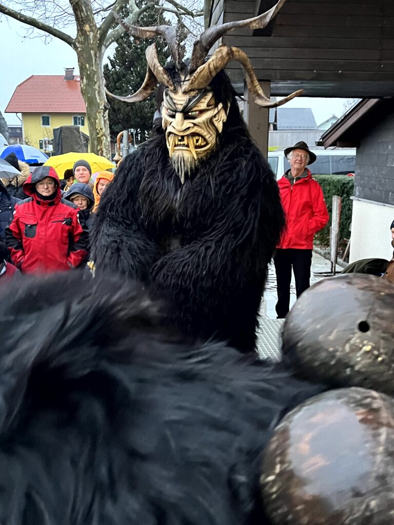 Perchten Hoagascht Wals, 6. Jänner 2024 | Salzburger Schiachpercht'n und Krampusse