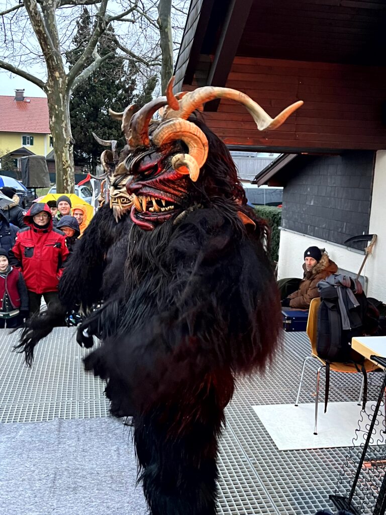 Perchten Hoagascht Wals, 6. Jänner 2024 | Salzburger Schiachpercht'n und Krampusse