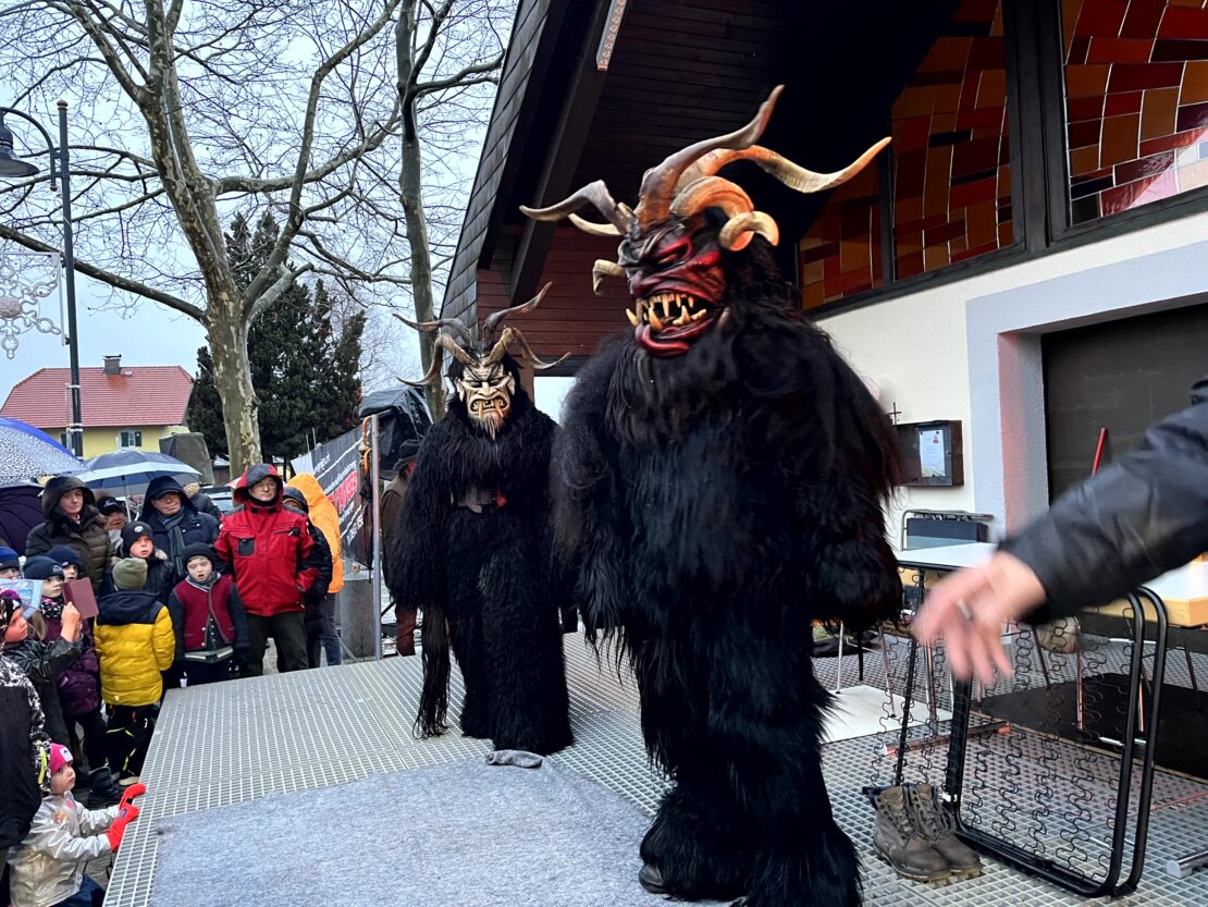 Perchten Hoagascht Wals, 6. Jänner 2024 | Salzburger Schiachpercht'n und Krampusse