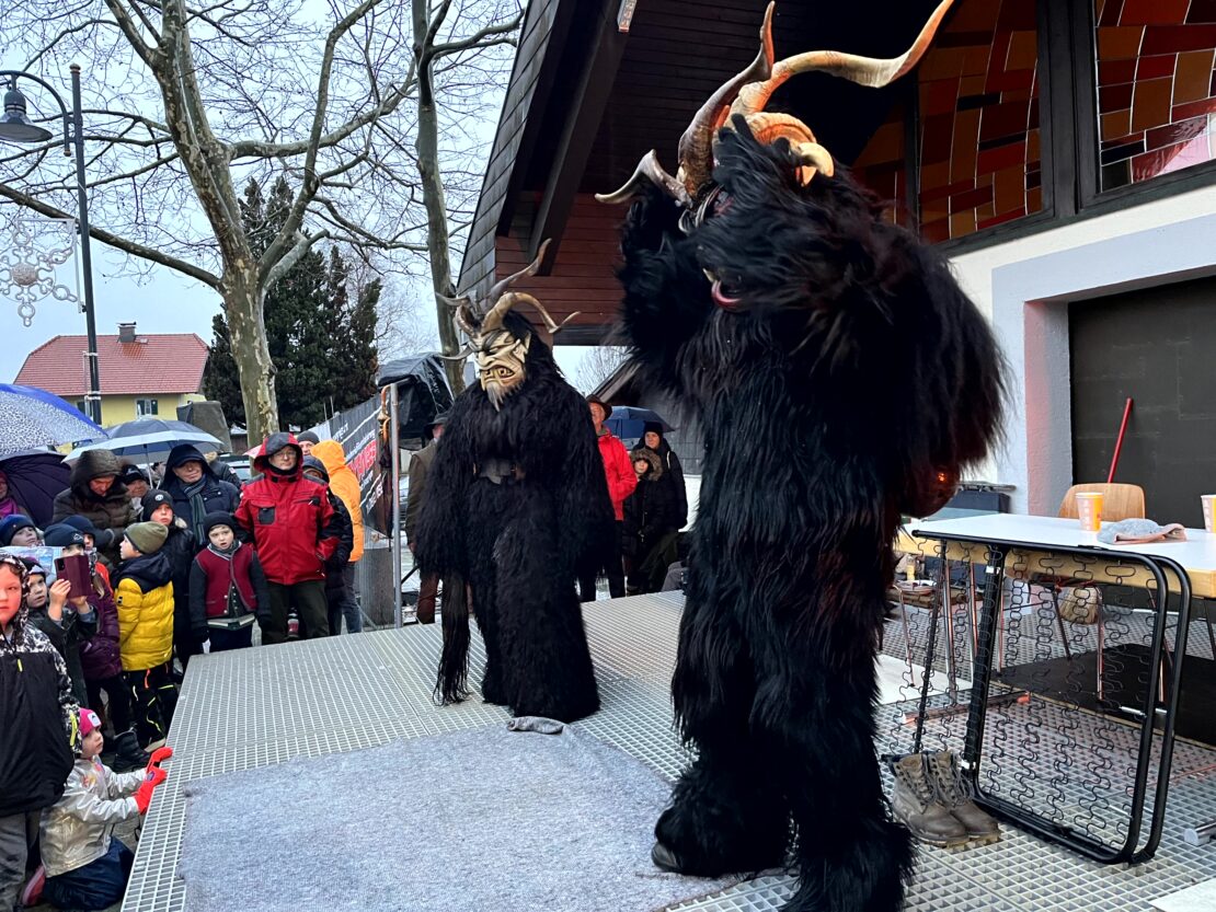 Perchten Hoagascht Wals, 6. Jänner 2024 | Salzburger Schiachpercht'n und Krampusse