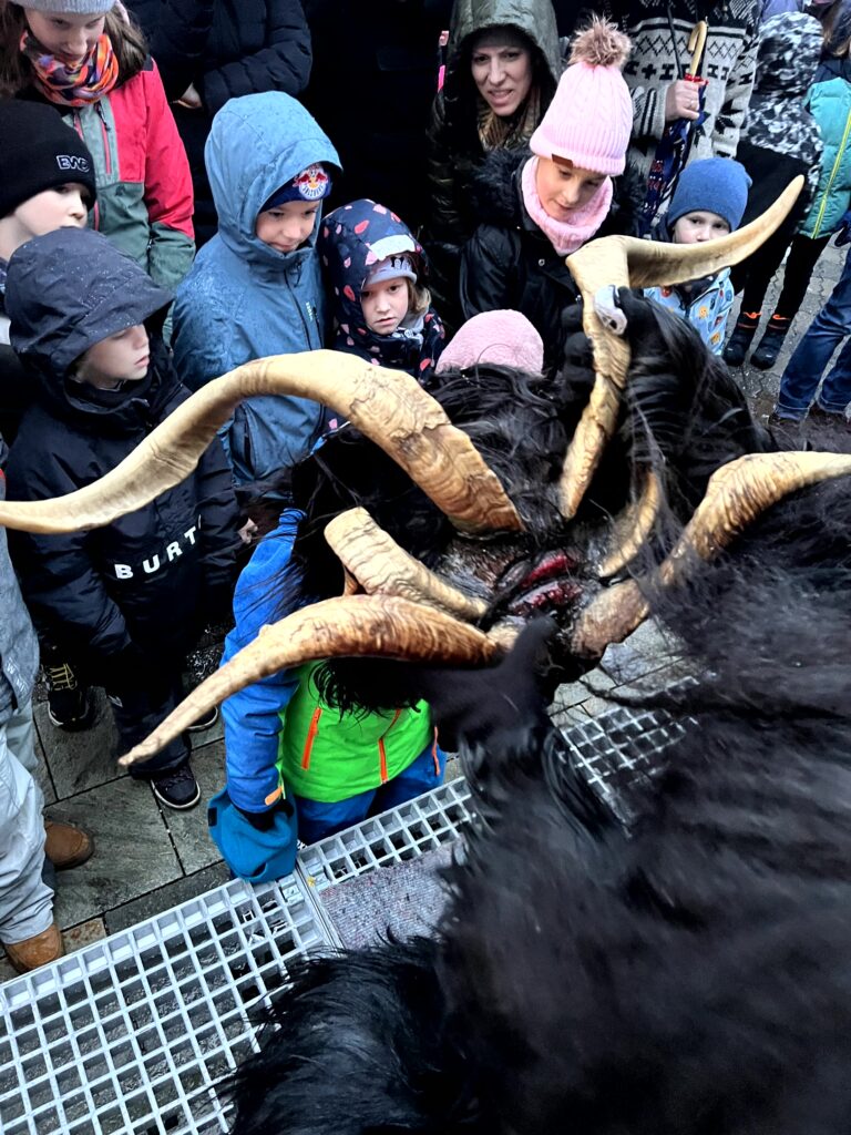 Perchten Hoagascht Wals, 6. Jänner 2024 | Salzburger Schiachpercht'n und Krampusse