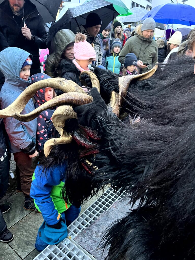 Perchten Hoagascht Wals, 6. Jänner 2024 | Salzburger Schiachpercht'n und Krampusse