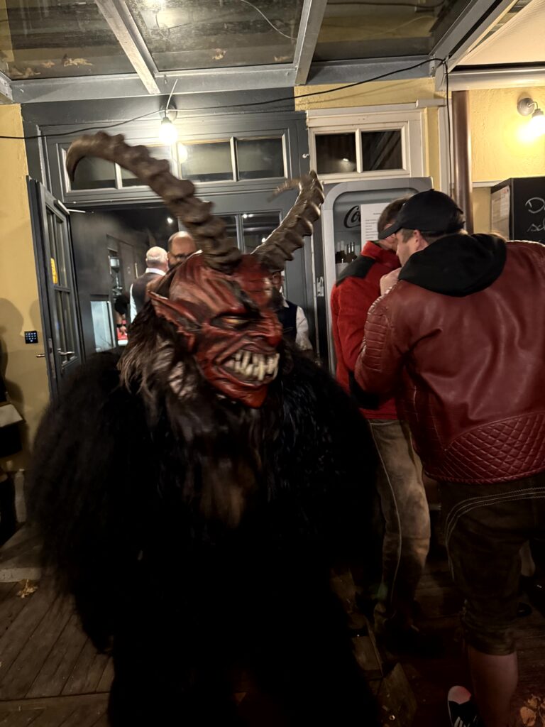 Saisonstart beim Wirtshaus Steinlechner, Salzburg, 26. November 2024 | Salzburger Schiachpercht'n und Krampusse