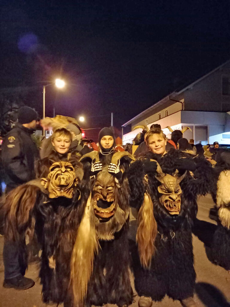 49. Gnigler Krampuslauf, Salzburg-Gnigl, 30. November 2024 | Salzburger Schiachpercht'n und Krampusse