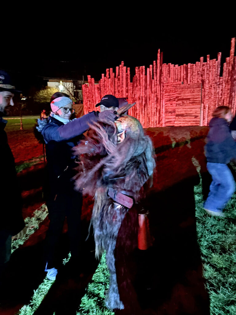 Krampuslauf der Kinder und Erwachsenen der Dorcha Pass, Fürstenbrunn/Salzbug, 29. November 2024 | Salzburger Schiachpercht'n und Krampusse