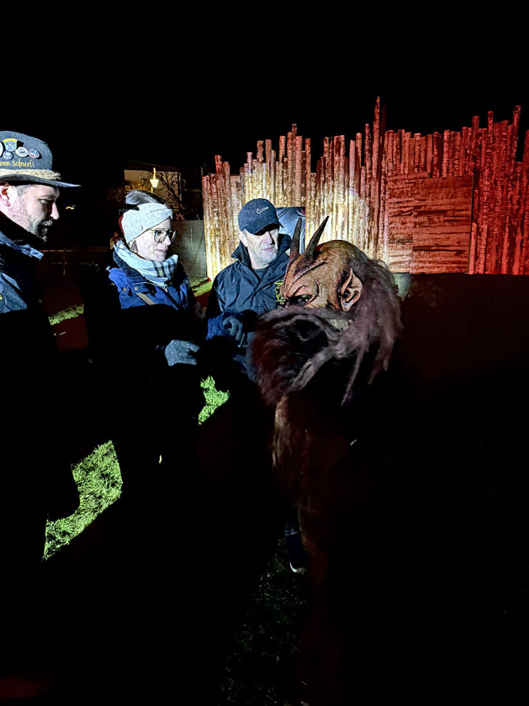 Krampuslauf der Kinder und Erwachsenen der Dorcha Pass, Fürstenbrunn/Salzbug, 29. November 2024 | Salzburger Schiachpercht'n und Krampusse