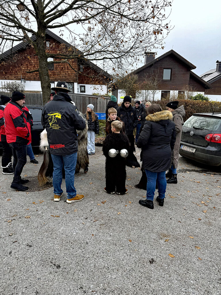 Kinderkrampuslauf in Obertrum am See, 1. Dezember 2024 | Salzburger Schiachpercht'n und Krampusse