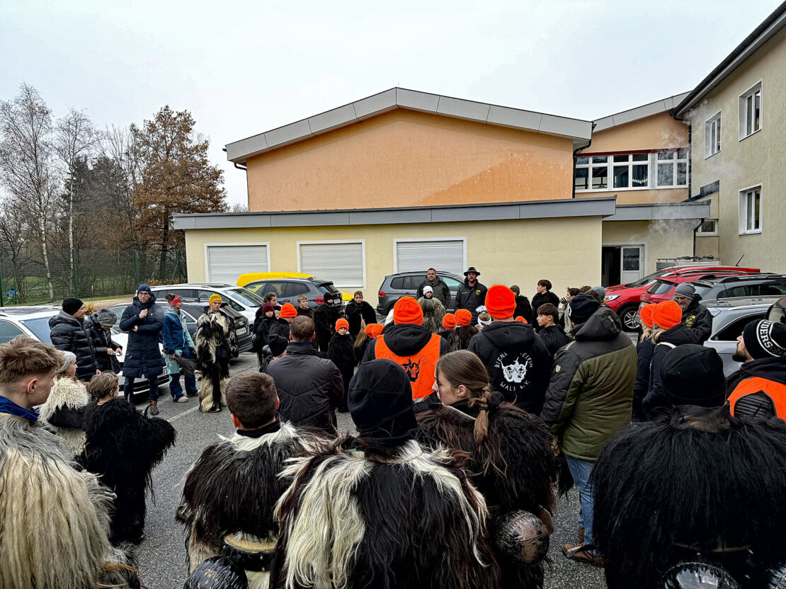 Kinderkrampuslauf in Obertrum am See, 1. Dezember 2024 | Salzburger Schiachpercht'n und Krampusse