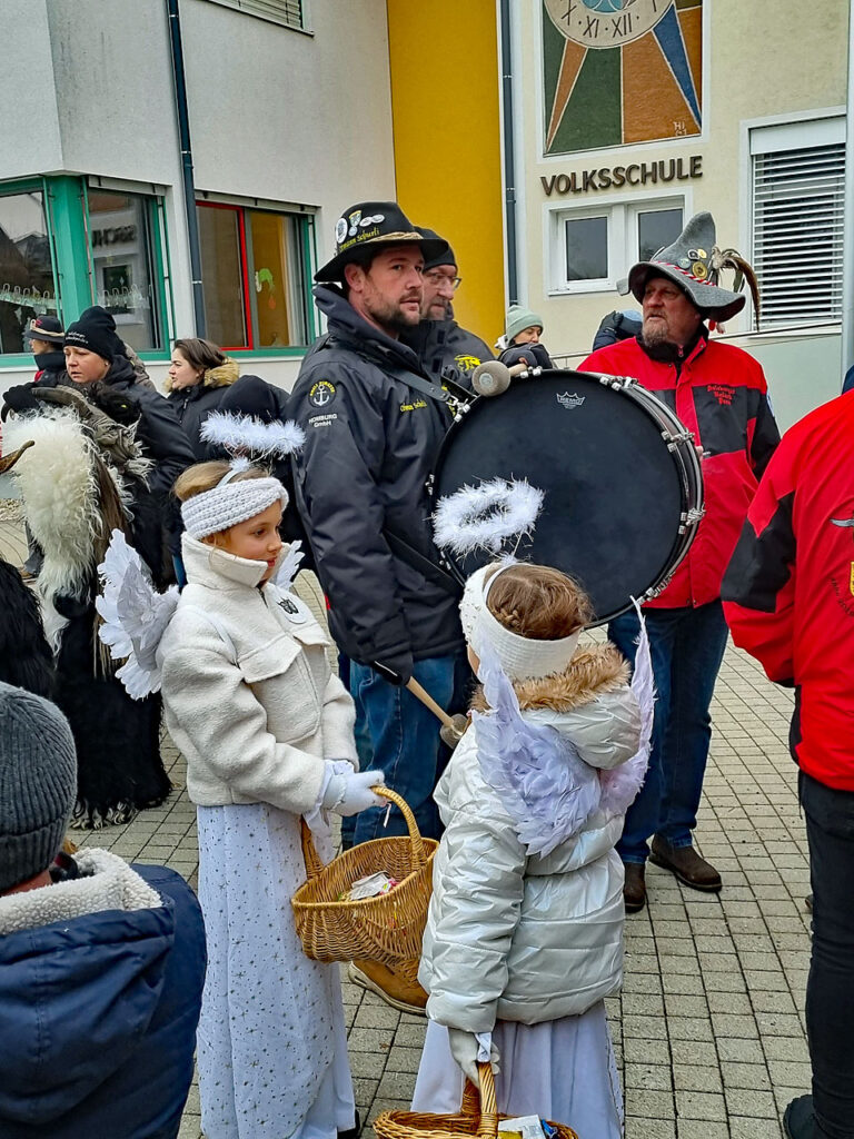 Kinderkrampuslauf in Obertrum am See, 1. Dezember 2024 | Salzburger Schiachpercht'n und Krampusse