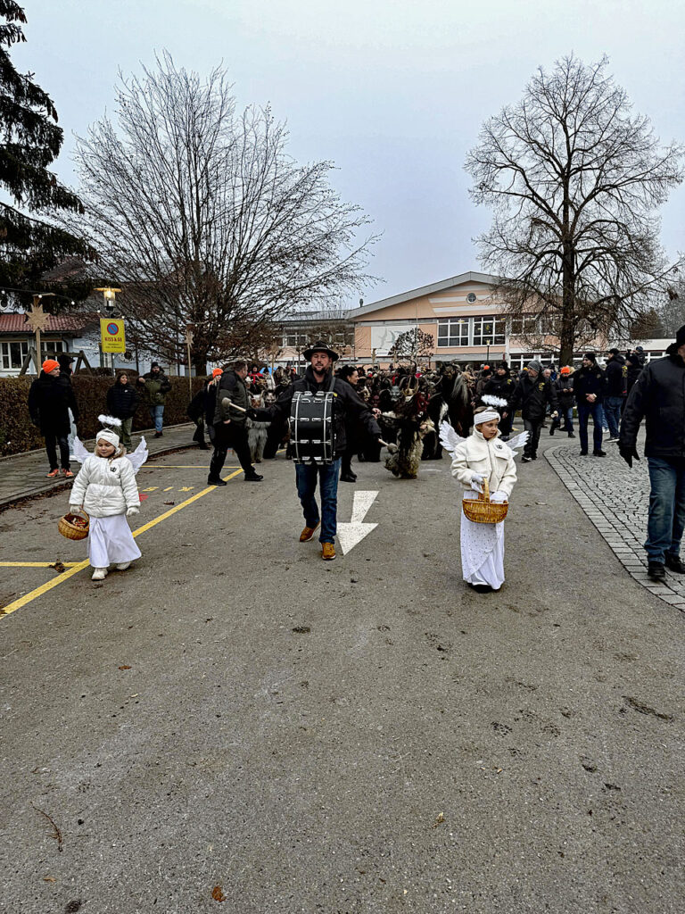 Kinderkrampuslauf in Obertrum am See, 1. Dezember 2024 | Salzburger Schiachpercht'n und Krampusse