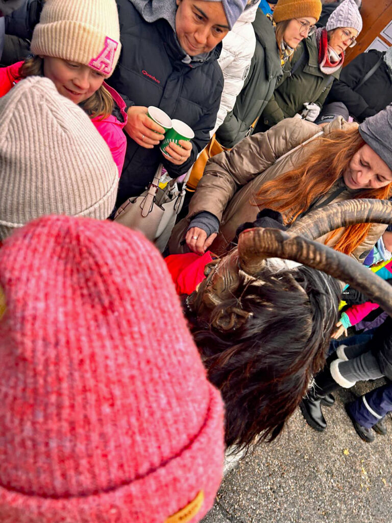 Kinderkrampuslauf in Obertrum am See, 1. Dezember 2024 | Salzburger Schiachpercht'n und Krampusse