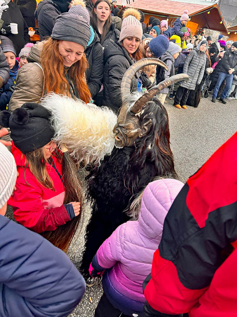 Kinderkrampuslauf in Obertrum am See, 1. Dezember 2024 | Salzburger Schiachpercht'n und Krampusse