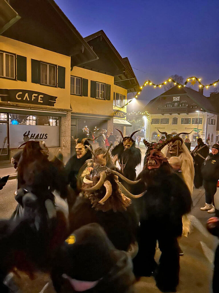 Krampuslauf in Obertrum am See, 1. Dezember 2024 | Salzburger Schiachpercht'n und Krampusse