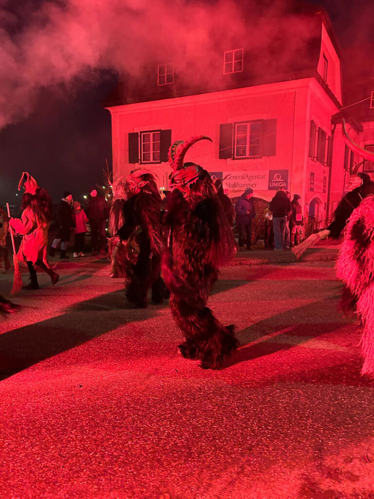 Krampuslauf in Obertrum am See, 1. Dezember 2024 | Salzburger Schiachpercht'n und Krampusse