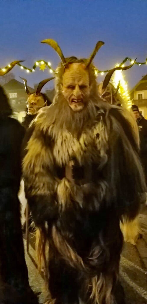 Krampuslauf in Obertrum am See, 1. Dezember 2024 | Salzburger Schiachpercht'n und Krampusse