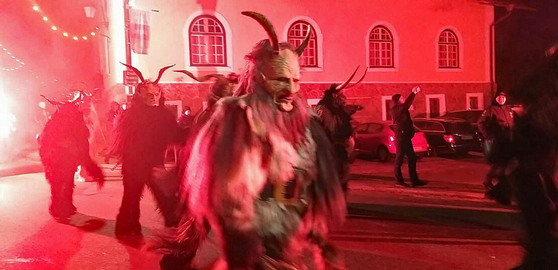 Krampuslauf in Obertrum am See, 1. Dezember 2024 | Salzburger Schiachpercht'n und Krampusse