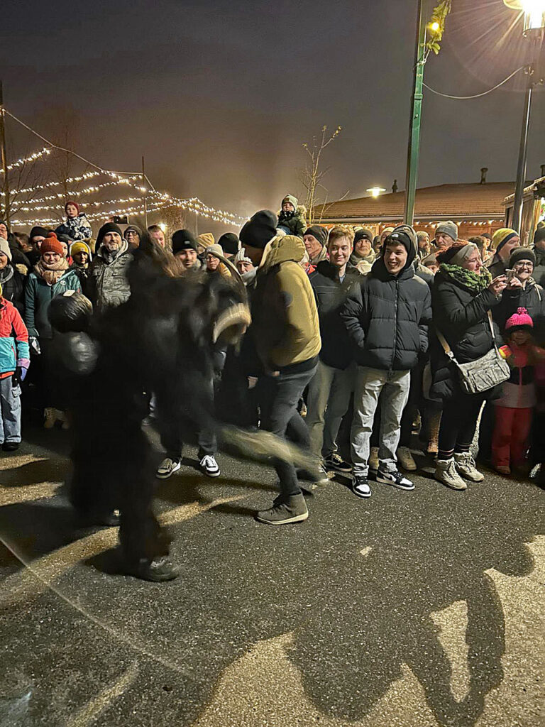 Krampuslauf in Obertrum am See, 1. Dezember 2024 | Salzburger Schiachpercht'n und Krampusse