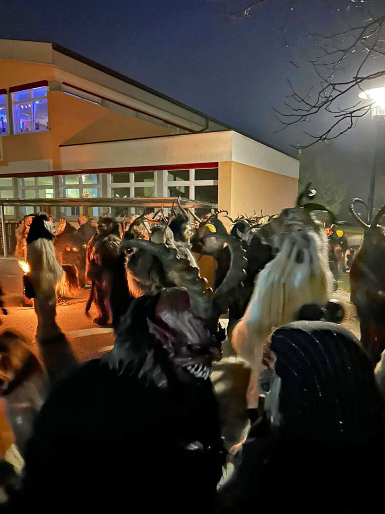 Krampuslauf in Obertrum am See, 1. Dezember 2024 | Salzburger Schiachpercht'n und Krampusse