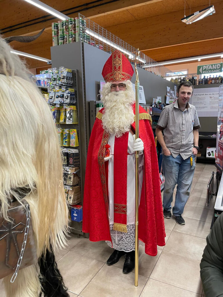 Besuch beim Sparmarkt Bergheim, 30. November 2024, Salzburger Schiachpercht'n & Krampusse