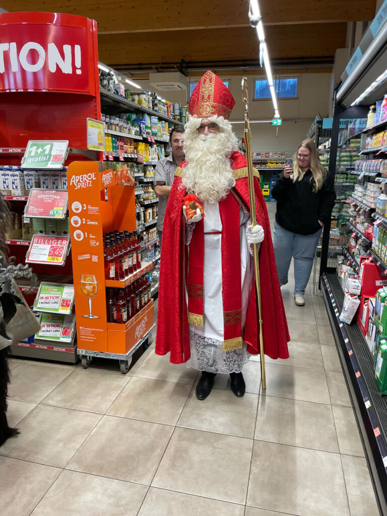 Besuch beim Sparmarkt Bergheim, 30. November 2024, Salzburger Schiachpercht'n & Krampusse