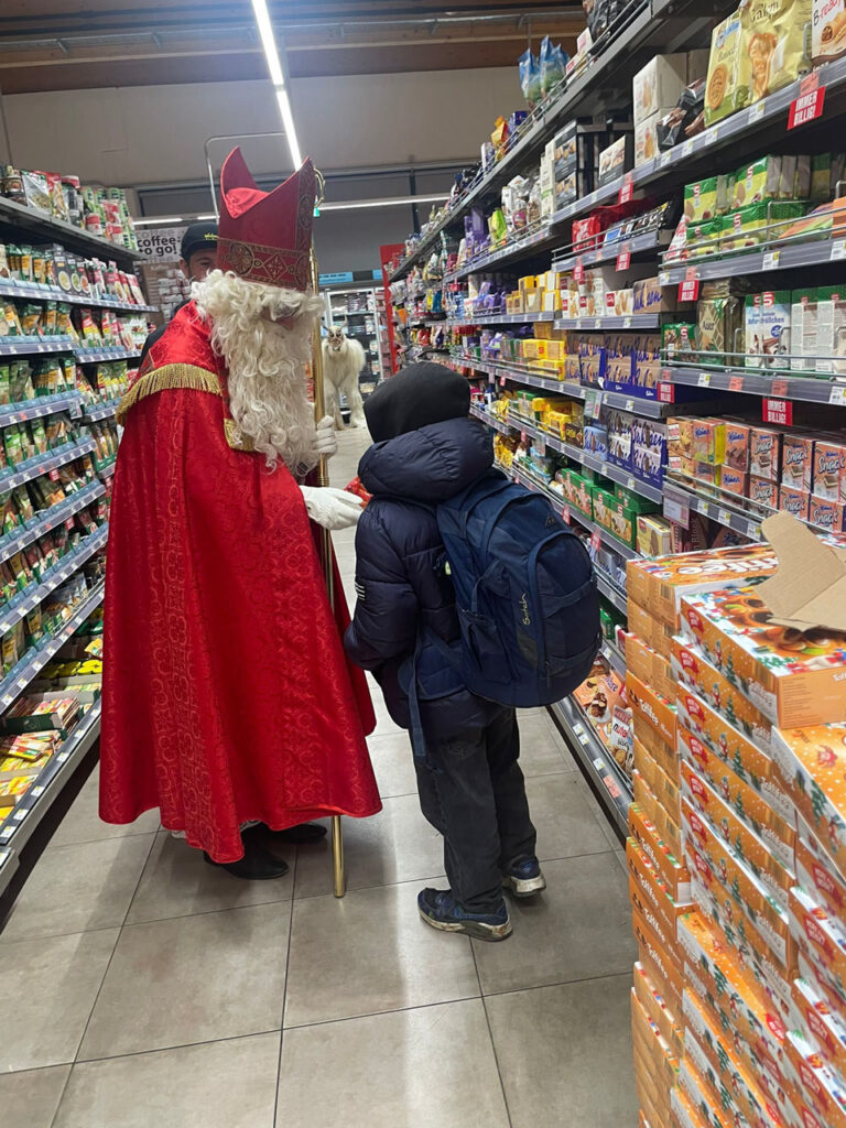 Besuch beim Sparmarkt Bergheim, 30. November 2024, Salzburger Schiachpercht'n & Krampusse