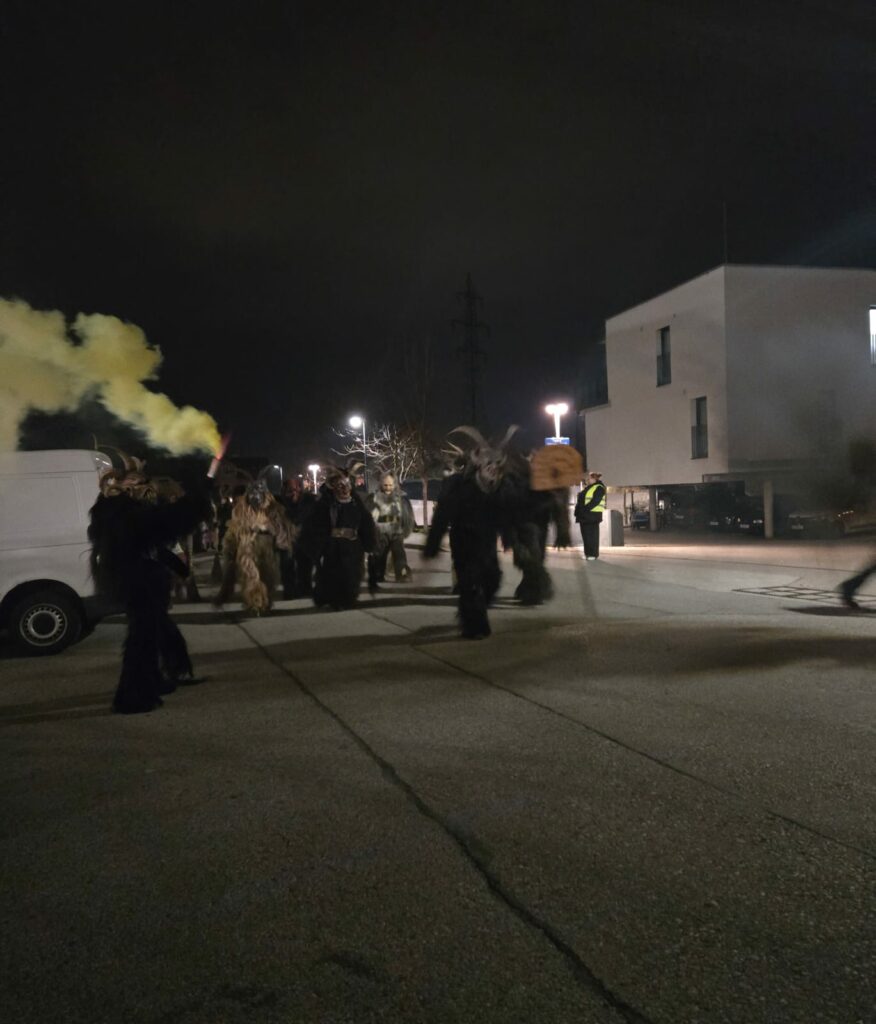3. familiärer Krampusrummel in Liefering der Wilden Teufel Salzburg vom 22. 11. 2025
