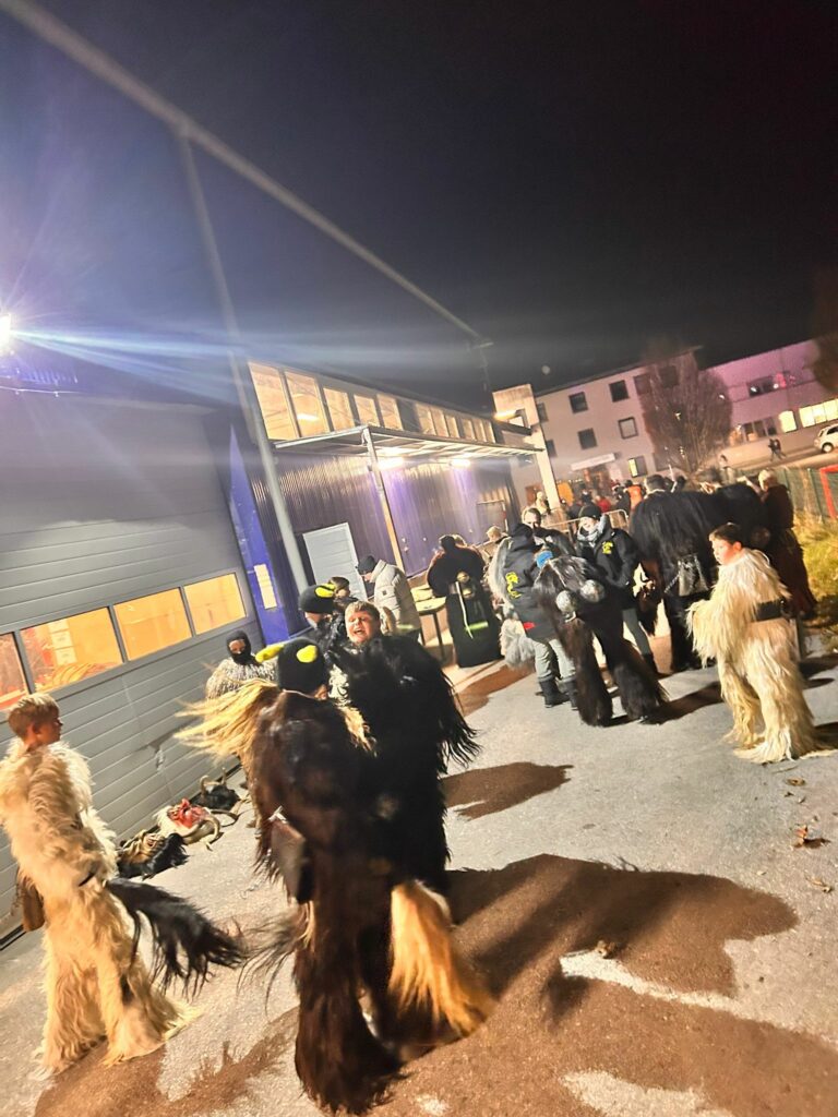 3. familiärer Krampusrummel in Liefering der Wilden Teufel Salzburg vom 22. 11. 2025