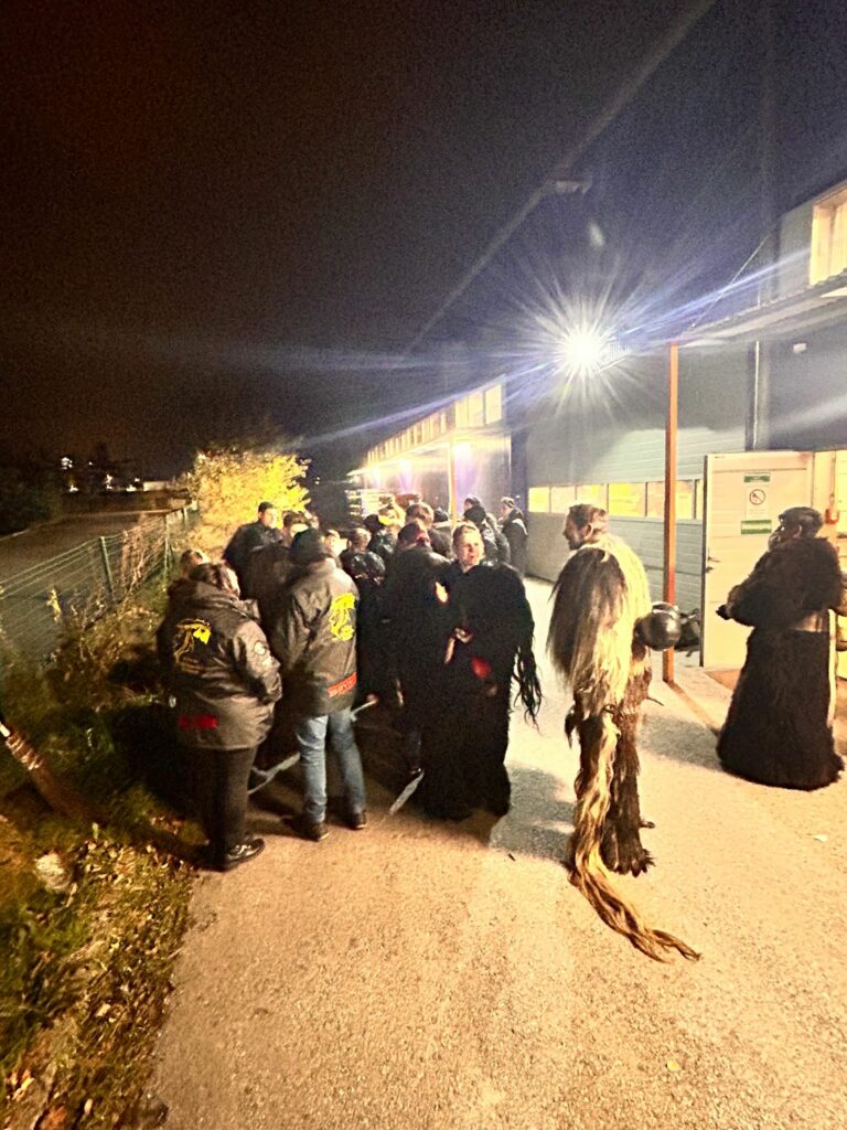 3. familiärer Krampusrummel in Liefering der Wilden Teufel Salzburg vom 22. 11. 2025