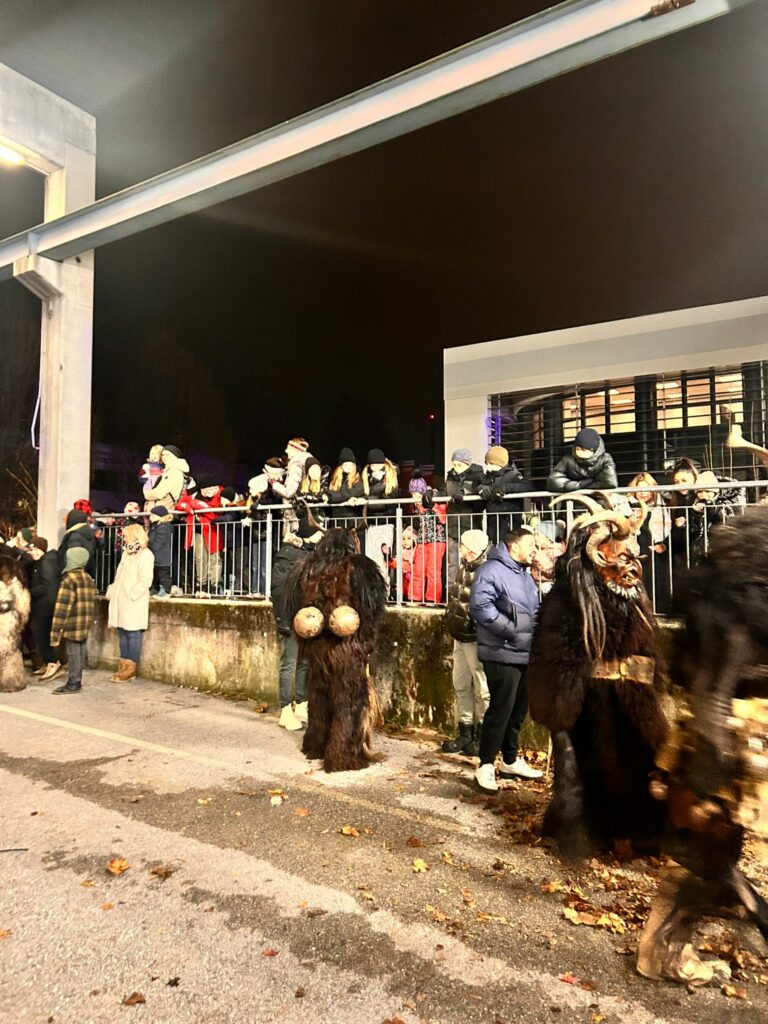 3. familiärer Krampusrummel in Liefering der Wilden Teufel Salzburg vom 22. 11. 2025