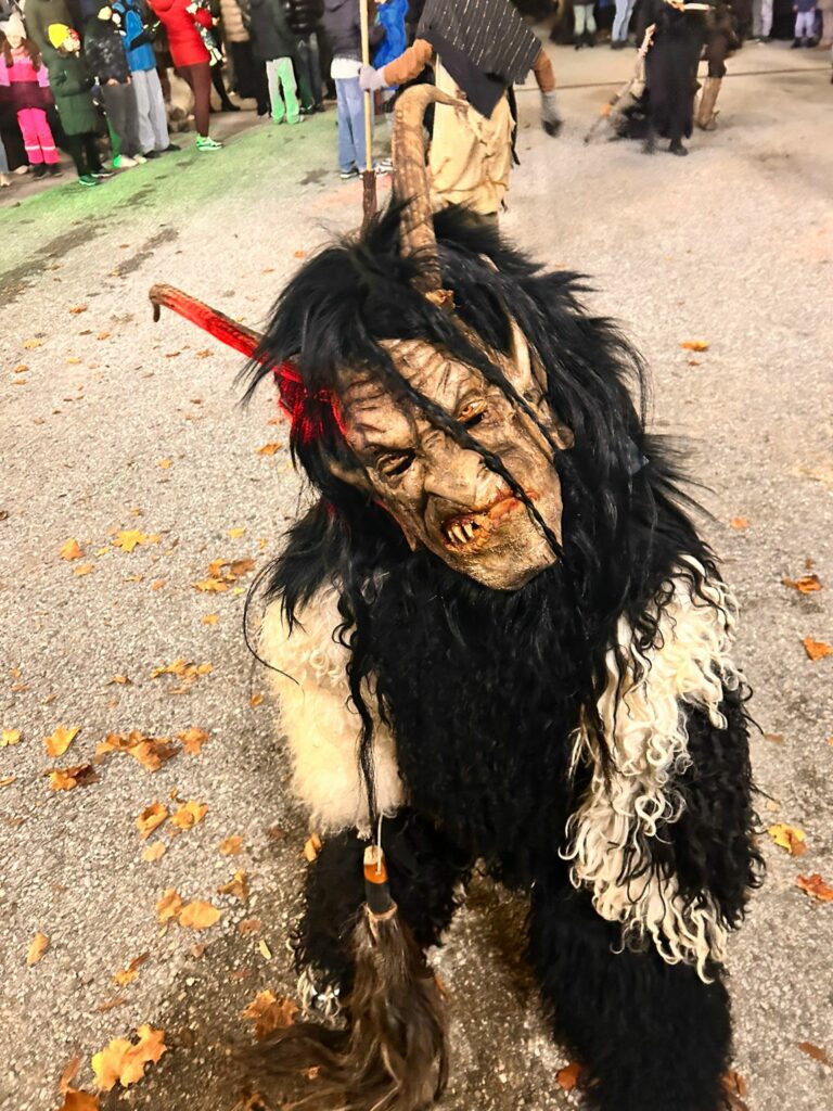 3. familiärer Krampusrummel in Liefering der Wilden Teufel Salzburg vom 22. 11. 2025