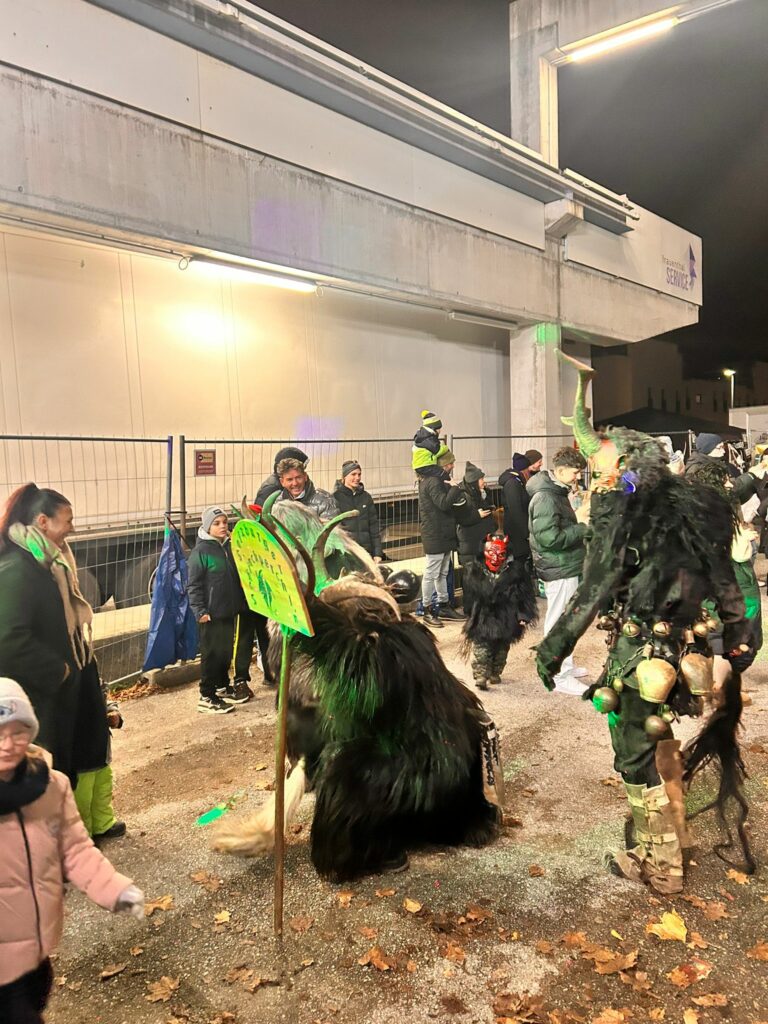 3. familiärer Krampusrummel in Liefering der Wilden Teufel Salzburg vom 22. 11. 2025