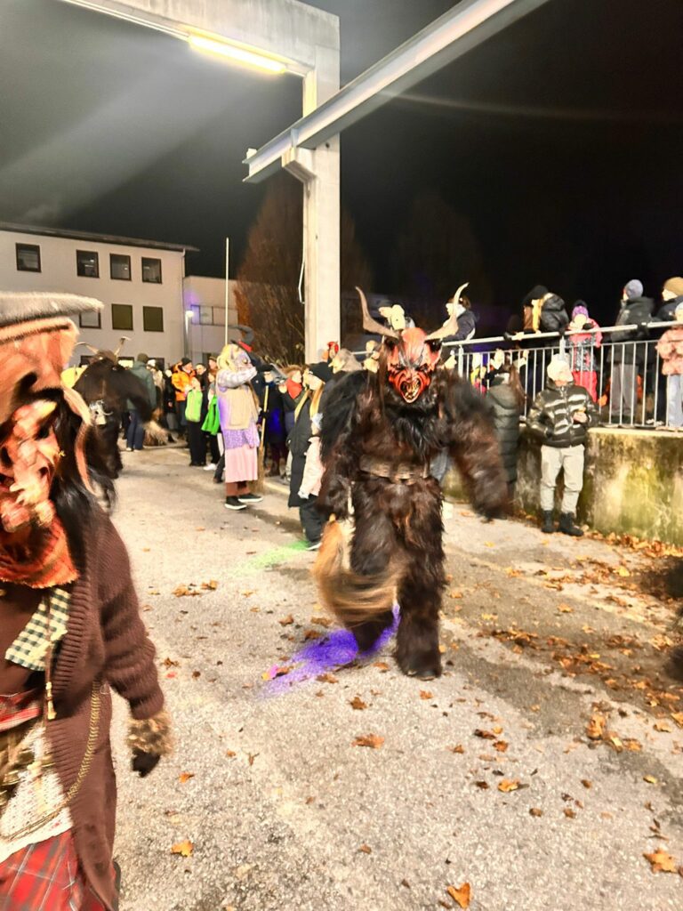 3. familiärer Krampusrummel in Liefering der Wilden Teufel Salzburg vom 22. 11. 2025