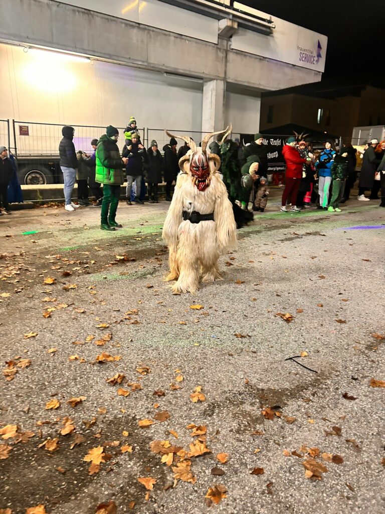 3. familiärer Krampusrummel in Liefering der Wilden Teufel Salzburg vom 22. 11. 2025